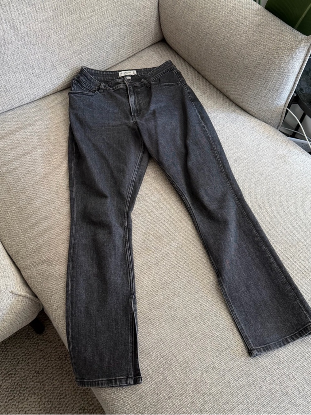 Abercrombie Jeans- “The Skinny” High Rise w/Split Hem- Curve Love-28 SHORT